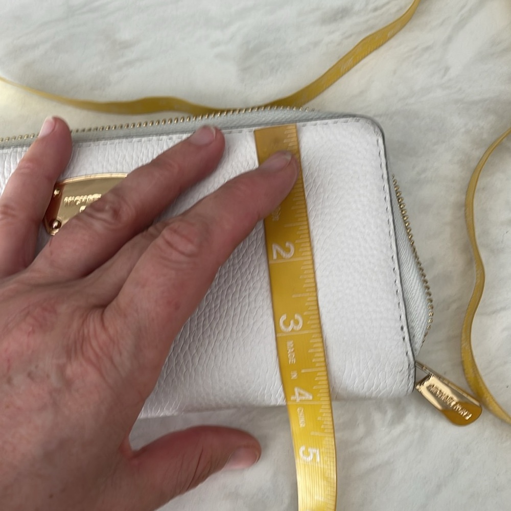 Michael Kors wallet - Picture 6 of 6